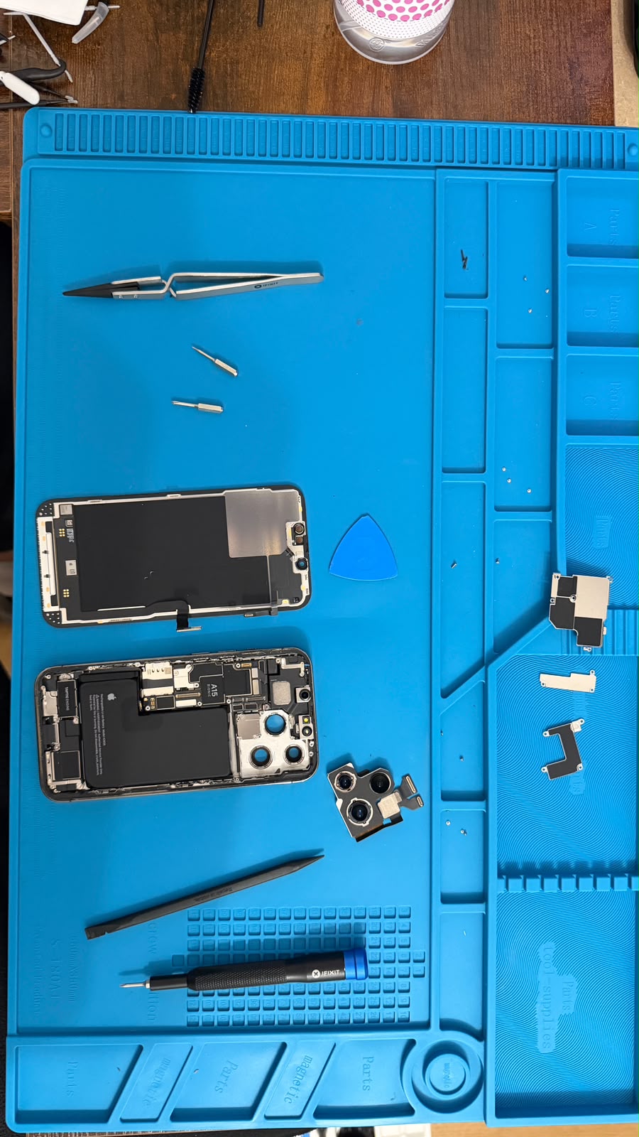 iPhone 13 Pro Austausch des rückseitigen Kameramoduls